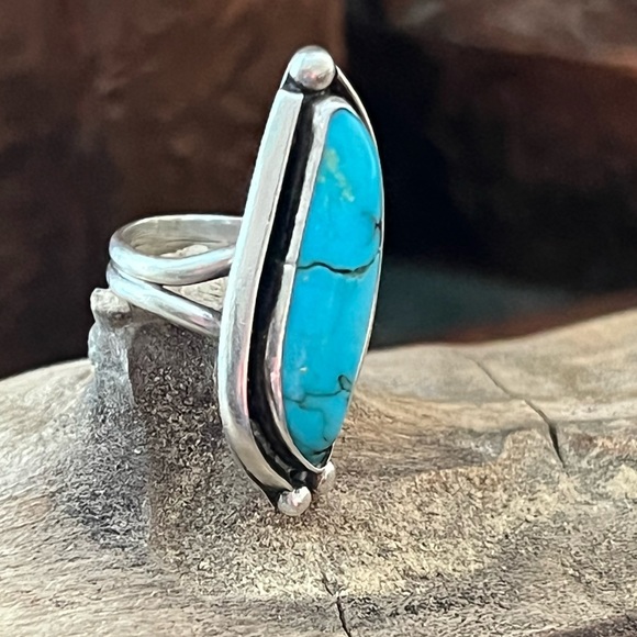 Vintage Native American Sterling Silver Turquoise Ring - Picture 3 of 11
